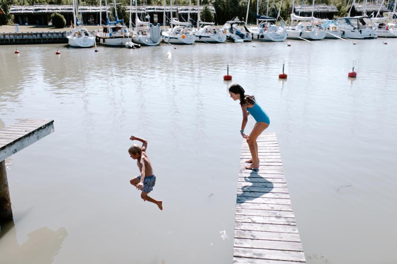 Peterzens Boathouse Villa Laupunen Ngoại thất bức ảnh