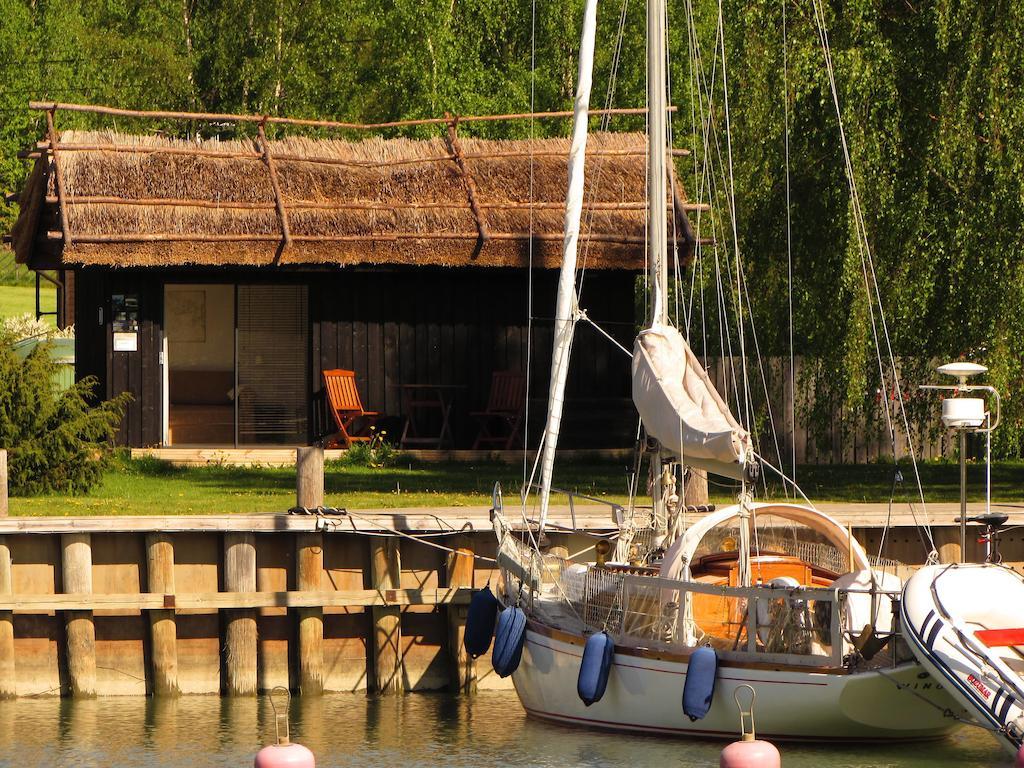 Peterzens Boathouse Villa Laupunen Ngoại thất bức ảnh