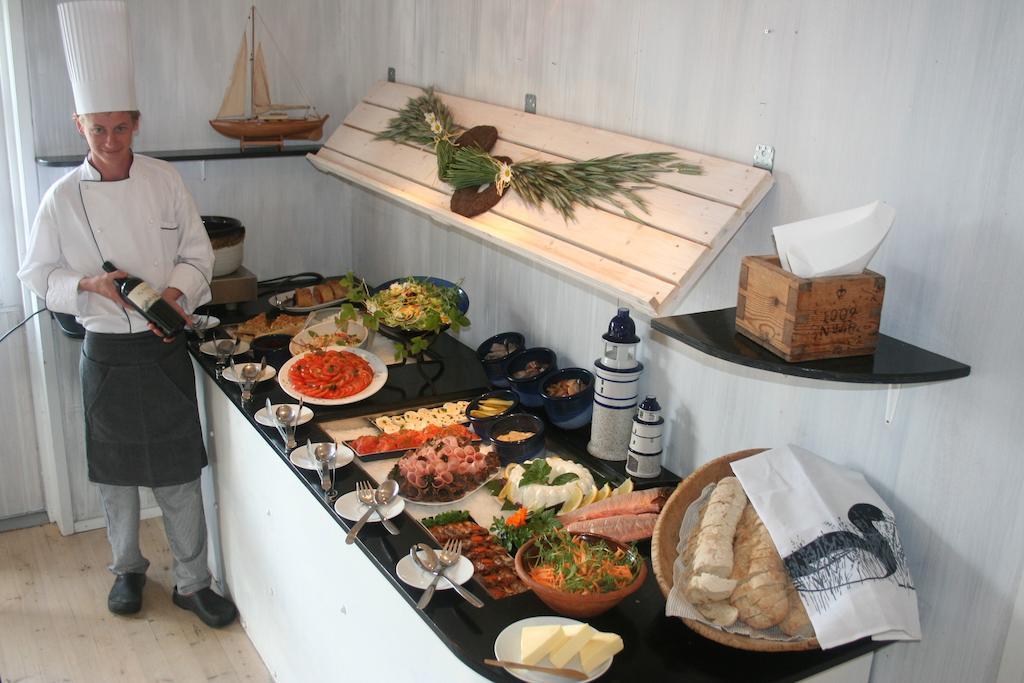 Peterzens Boathouse Villa Laupunen Ngoại thất bức ảnh